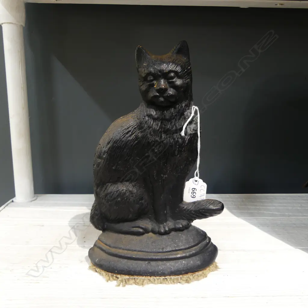 CAST IRON CAT DOOR STOP H.245mm Image 1++