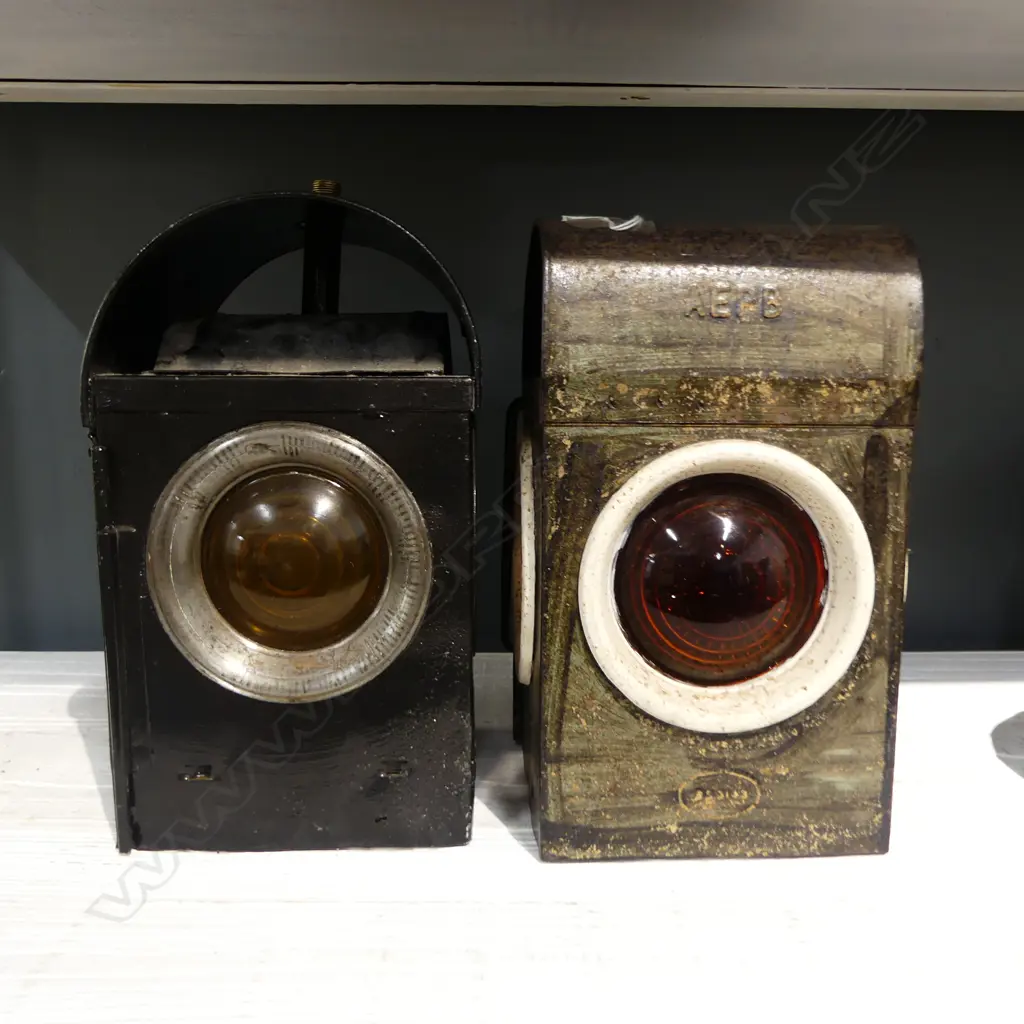 'MAGNET' LANTERN (FAULTS) & 'KENLITE' LANTERN Image 1++