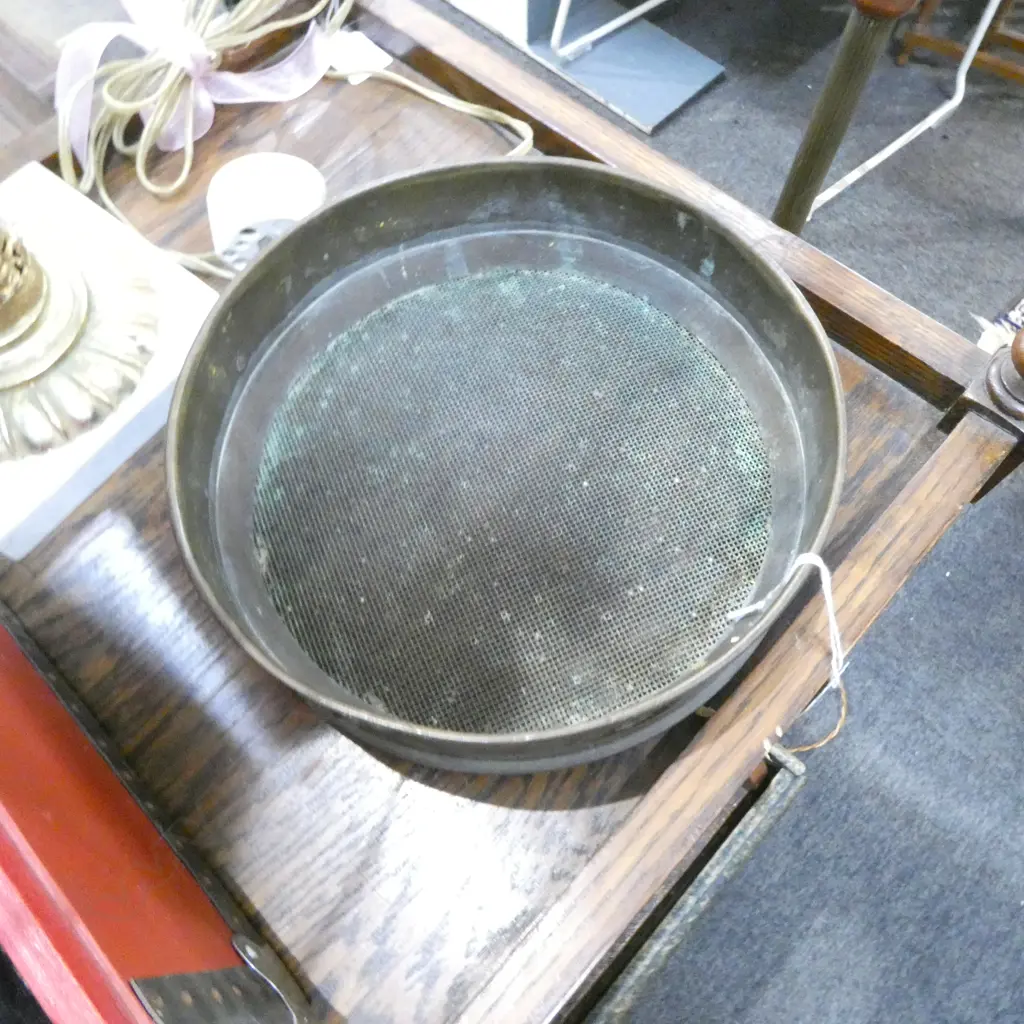VINTAGE ENGLISH 'ROTAP TESTING SIEVE' by 'INTERNATIONAL COMBUSTER Ltd' Dia.210mm Image 1++