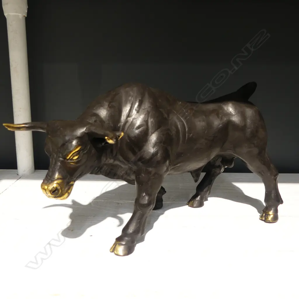 BRONZE BULL L.360mm Image 1++