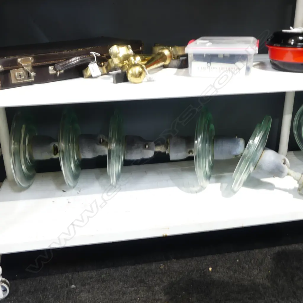 GLASS INSULATOR; 5 GLASS DISCS, 2 MISSING, APROX L.1000mm Image 1++