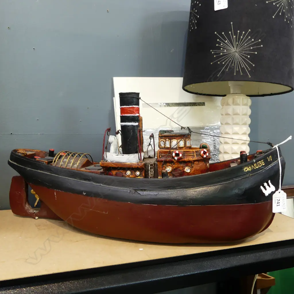 PAINTED RESIN TUG BOAT MODEL 'DANUBE VI' L.490mm Image 1++
