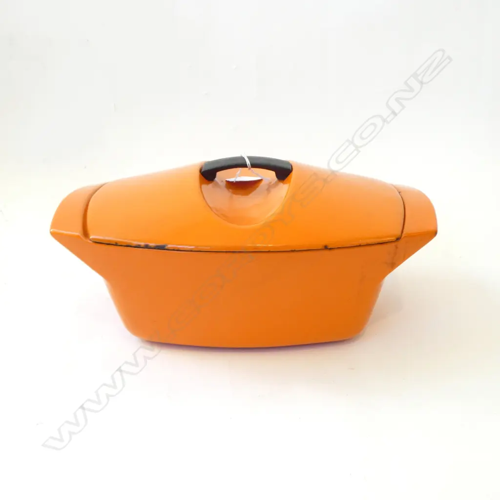 LE CRUET CAST IRON OVEN DISH '35' Image 1++