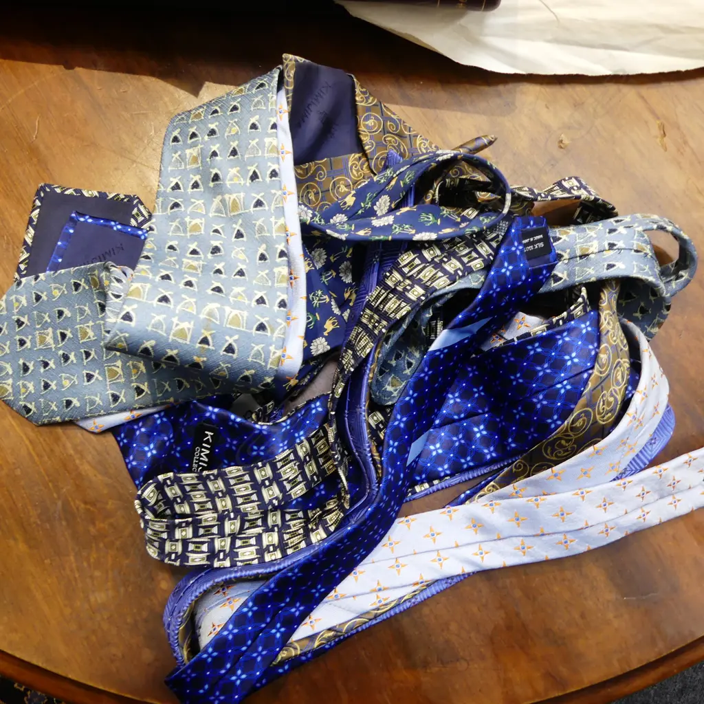 7 VINTAGE HAUTE COUTURE TIES; PIERRE CARDIN, NINO CERRUTI, DUNHILL & CHRISTIAN GLASS, SOME SILK Image 1++