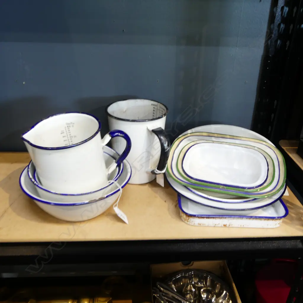 12 PCES VINTAGE ENAMEL KITCHENALIA H.140mm Image 1++
