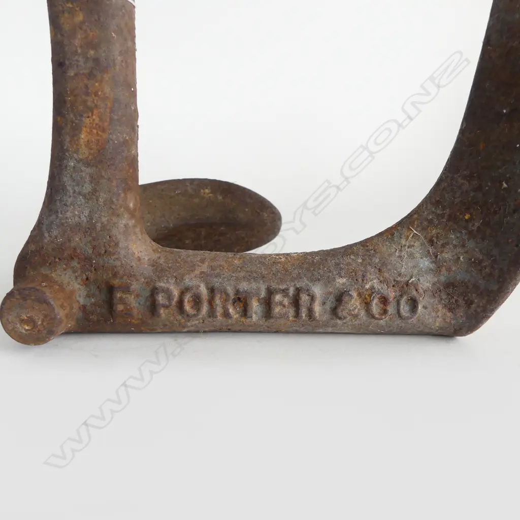 HEAVY IRON COBBLER'S SHOE LAST Image 1++