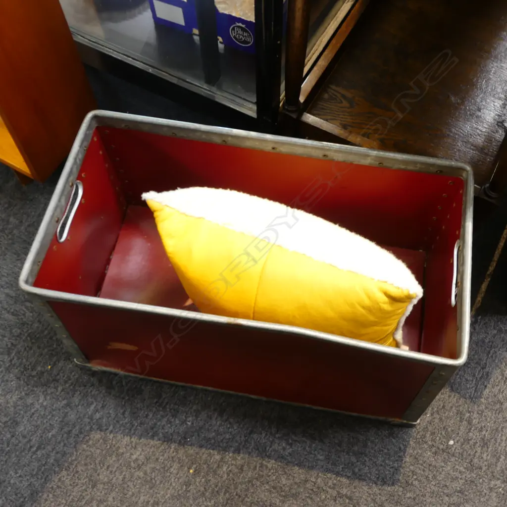 RED CRATE w. METAL TRIM & CUSHION Image 1++