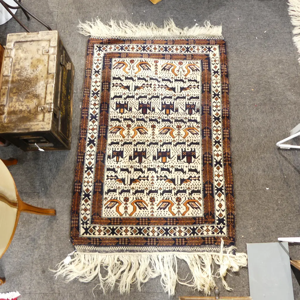 HAND KNOTTED WOOL PILE RUG ANIMAL PATTERN 1300x860mm Image 1++