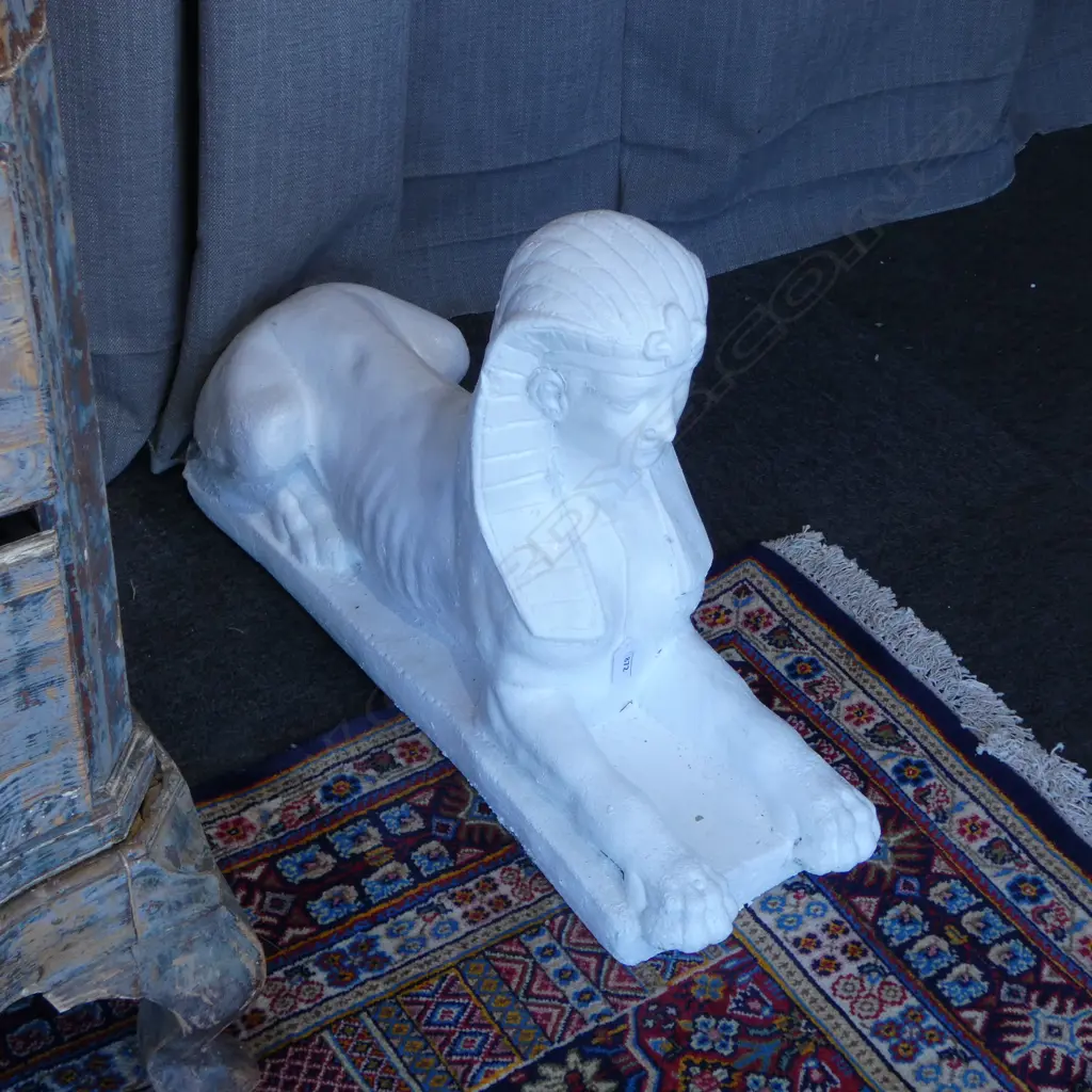 PR LG CONCRETE GARDEN SPHYNX 210x700x450mm Image 1++