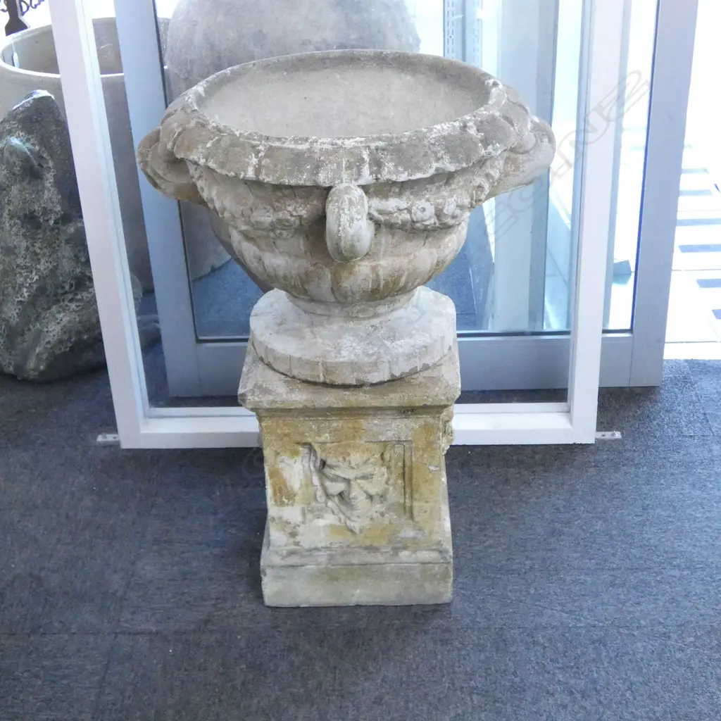 PR LARGE CONCRETE GARDEN URNS ON STANDS H.750mm Image 1++