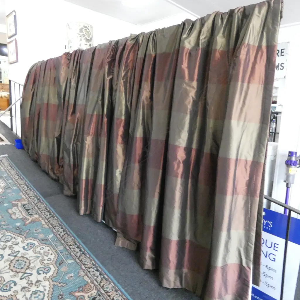 4 CURTAINS... Image 1++