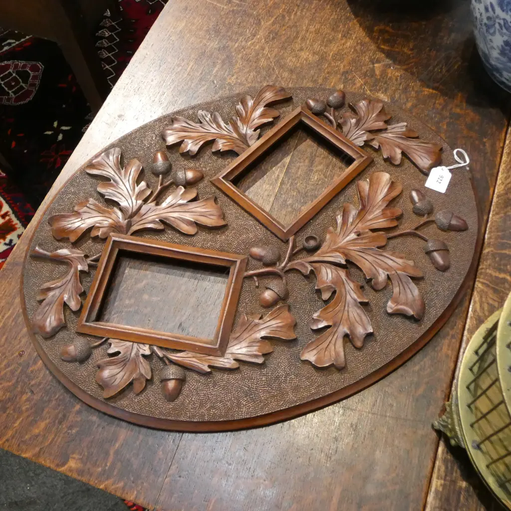 CHIP CARVED KAURI FRAME H.540mm Image 1++