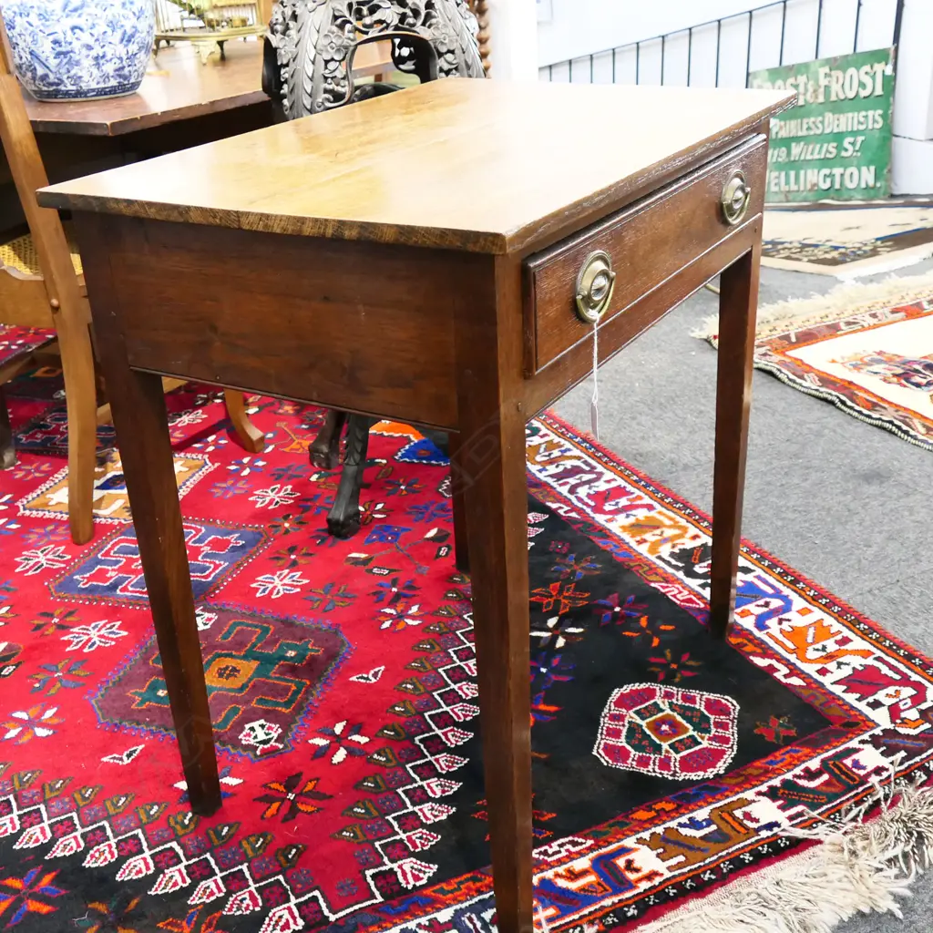 REGENCY OAK SIDE TABLE w. BRASS FITTINGS, 730 x 495 x 760mm Image 1++