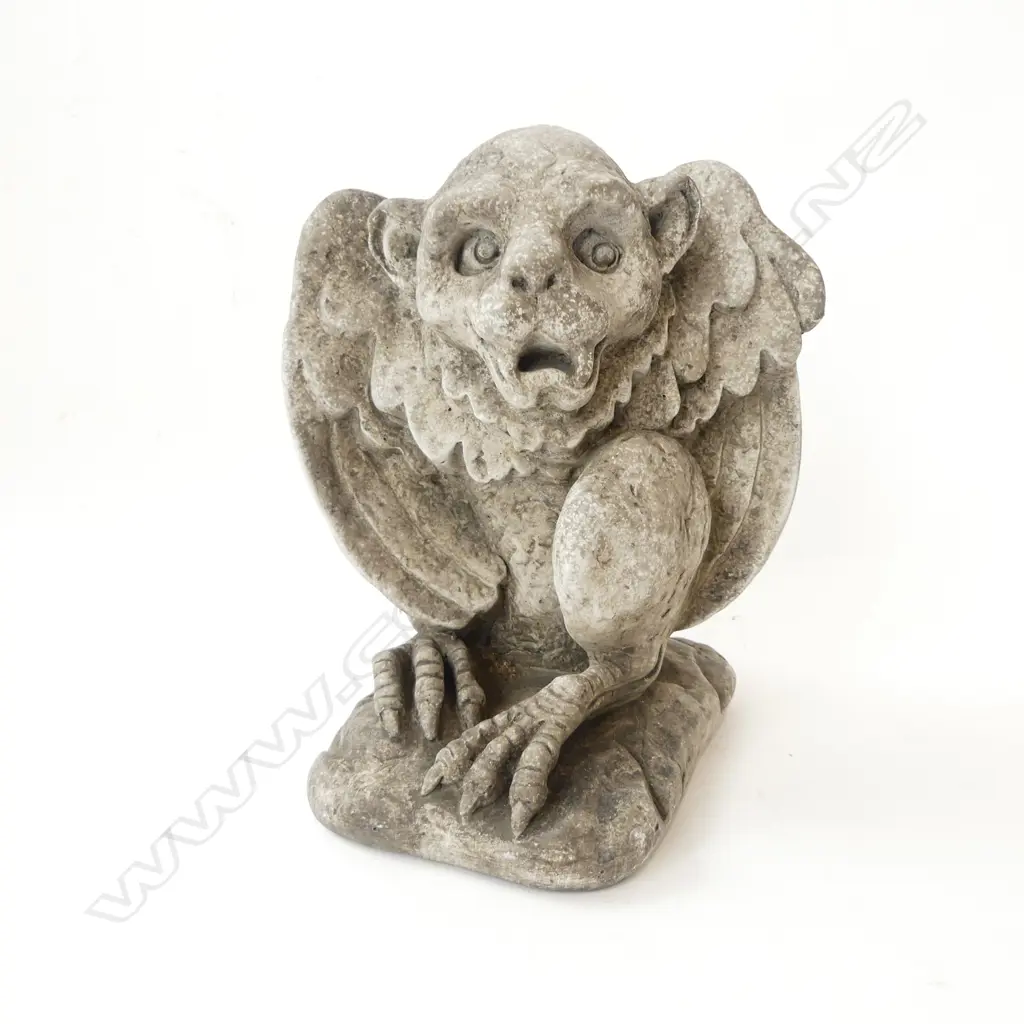 Concrete Small Gargoyle   H.200mm Weight 4kg Image 1++