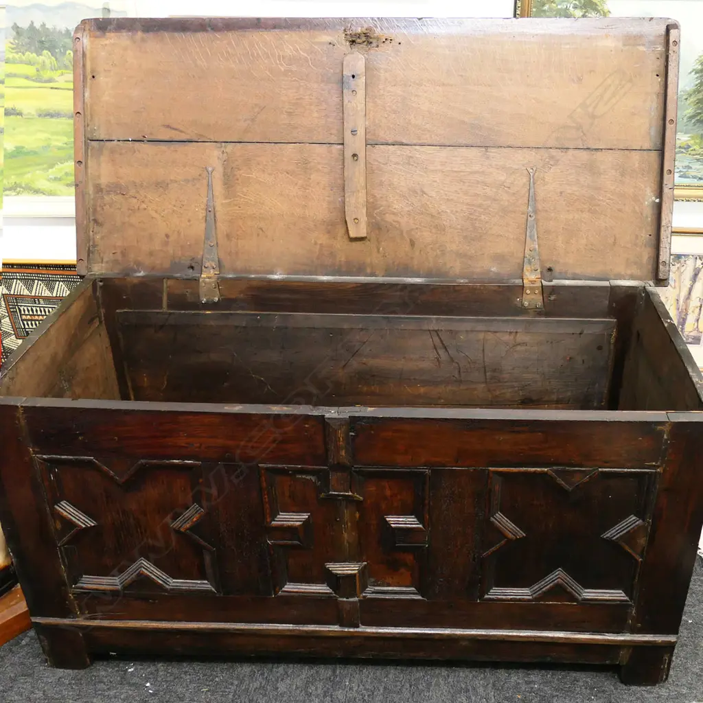 GEORGE III c.1820 OAK COFFER, 1280 x 540 x 630mm Image 1++