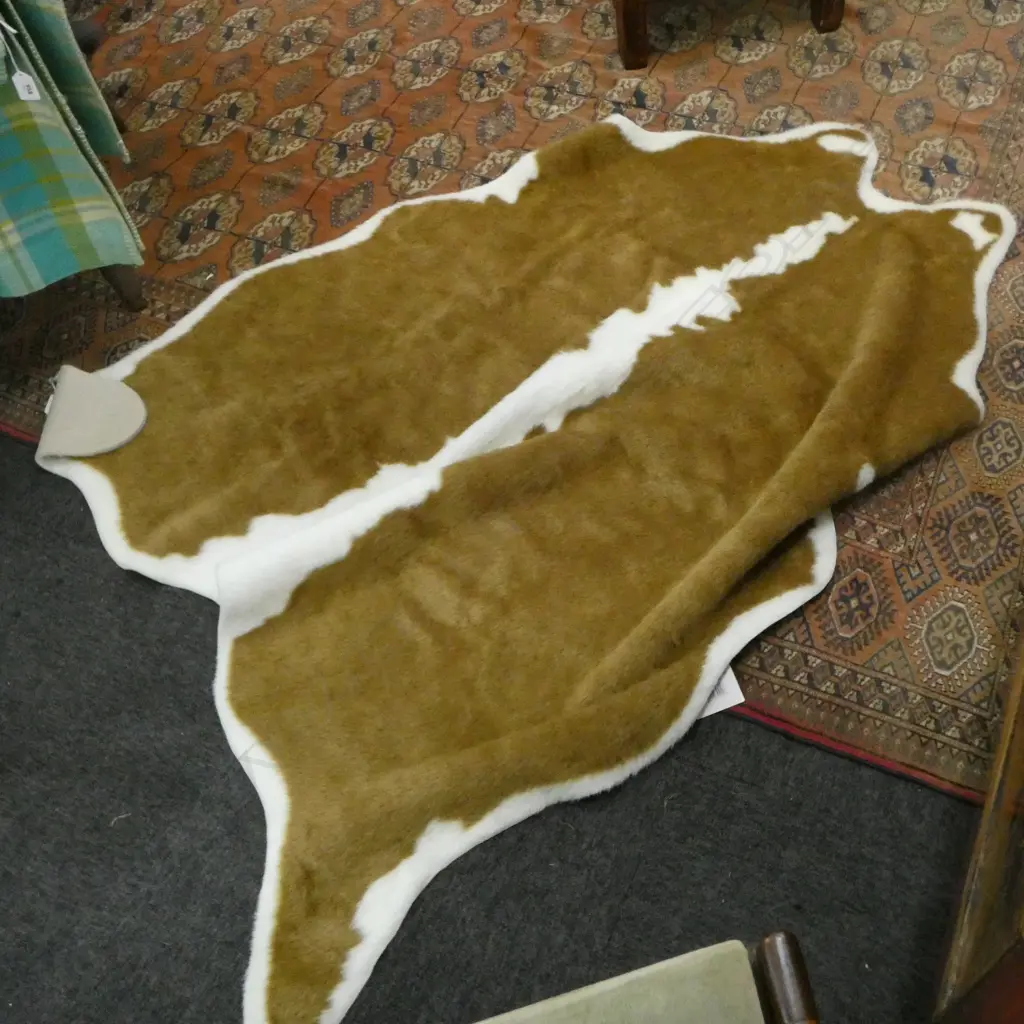 FAUX CALF SKIN RUG L1120MM Image 1++
