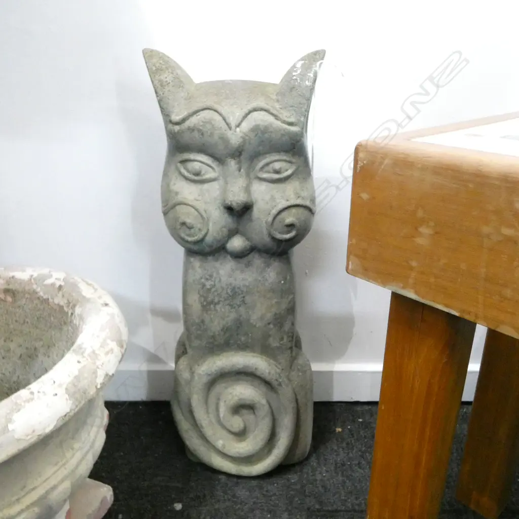 CONCRETE GARDEN CAT H.550mm Image 1++