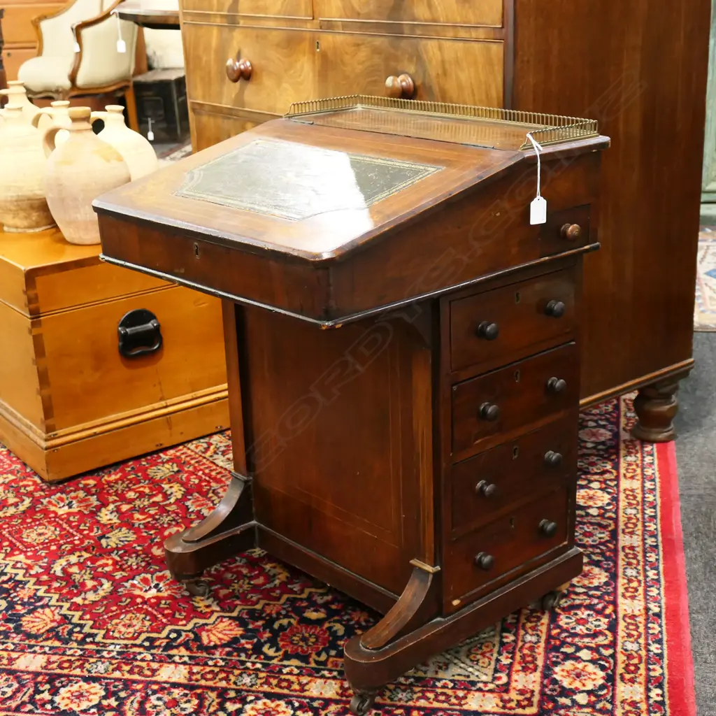 ANTIQUE DAVENPORT (FAULTS) 530x500x760mm Image 1++