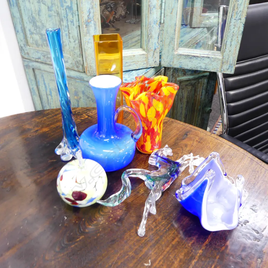 ASST ART GLASS VASES ETC; INCLS A MURANO HORSE Image 1++