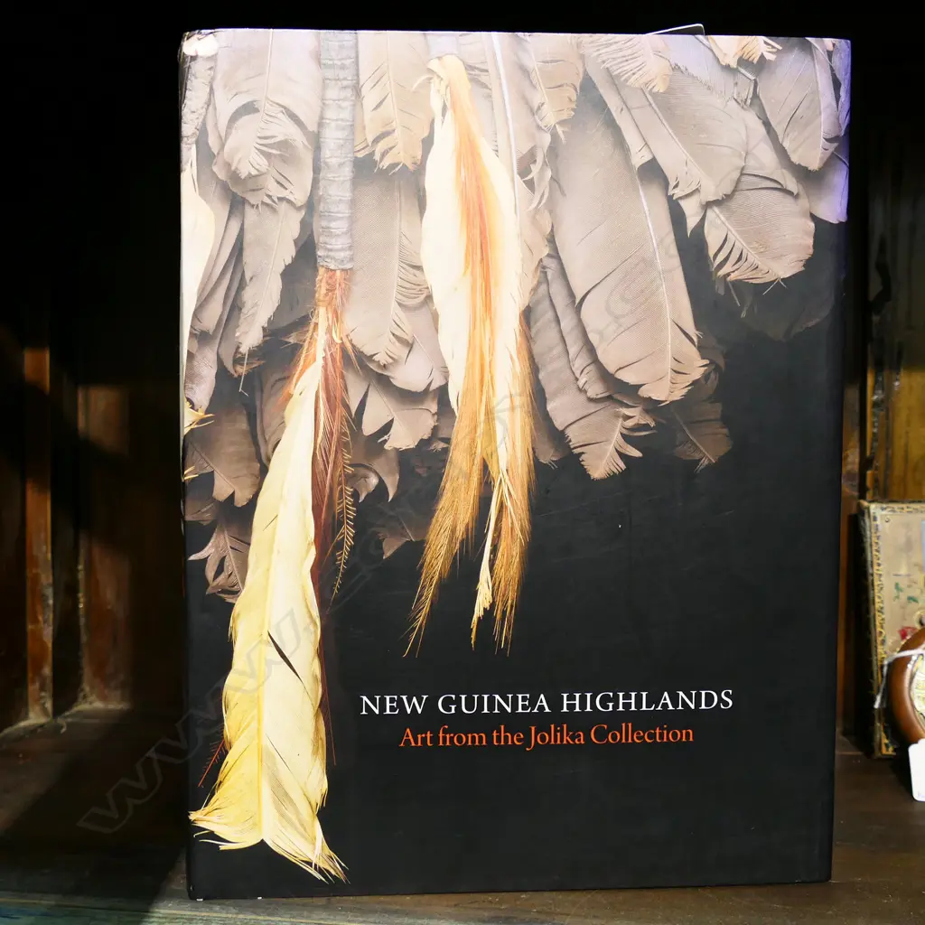 REF BOOK NEW GUINEA HIGHLANDS  L310 W240MM Image 1++