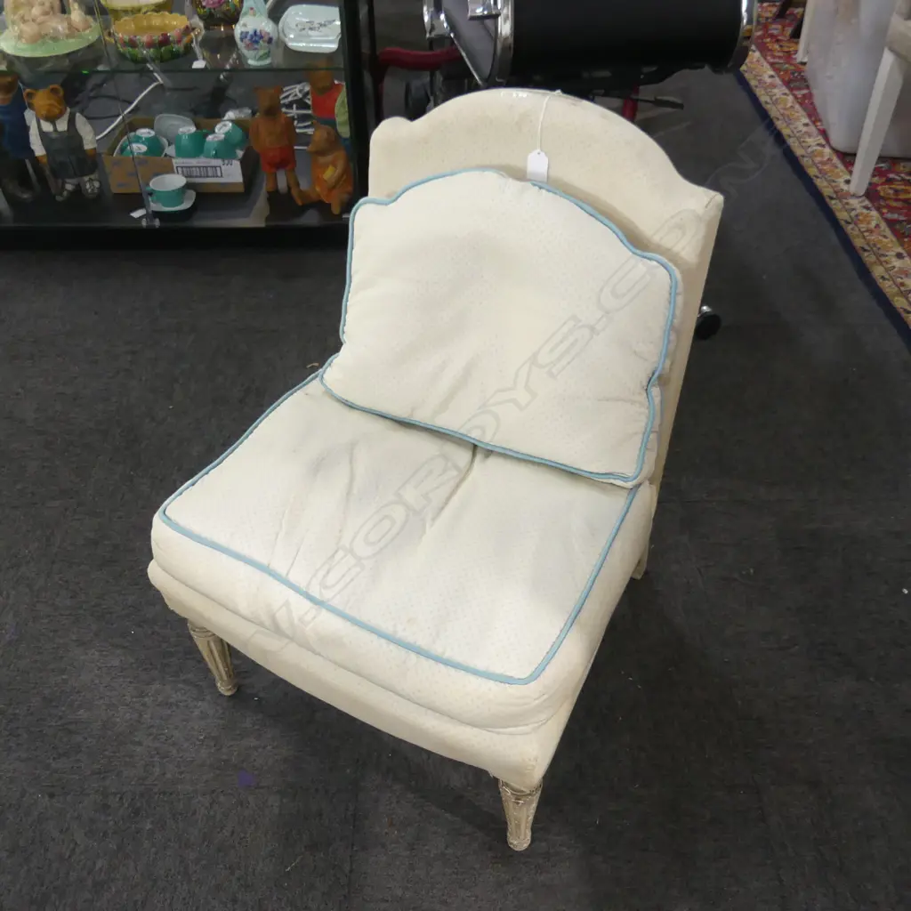 SML WHITE BEDROOM CHAIR H.700mm Image 1++