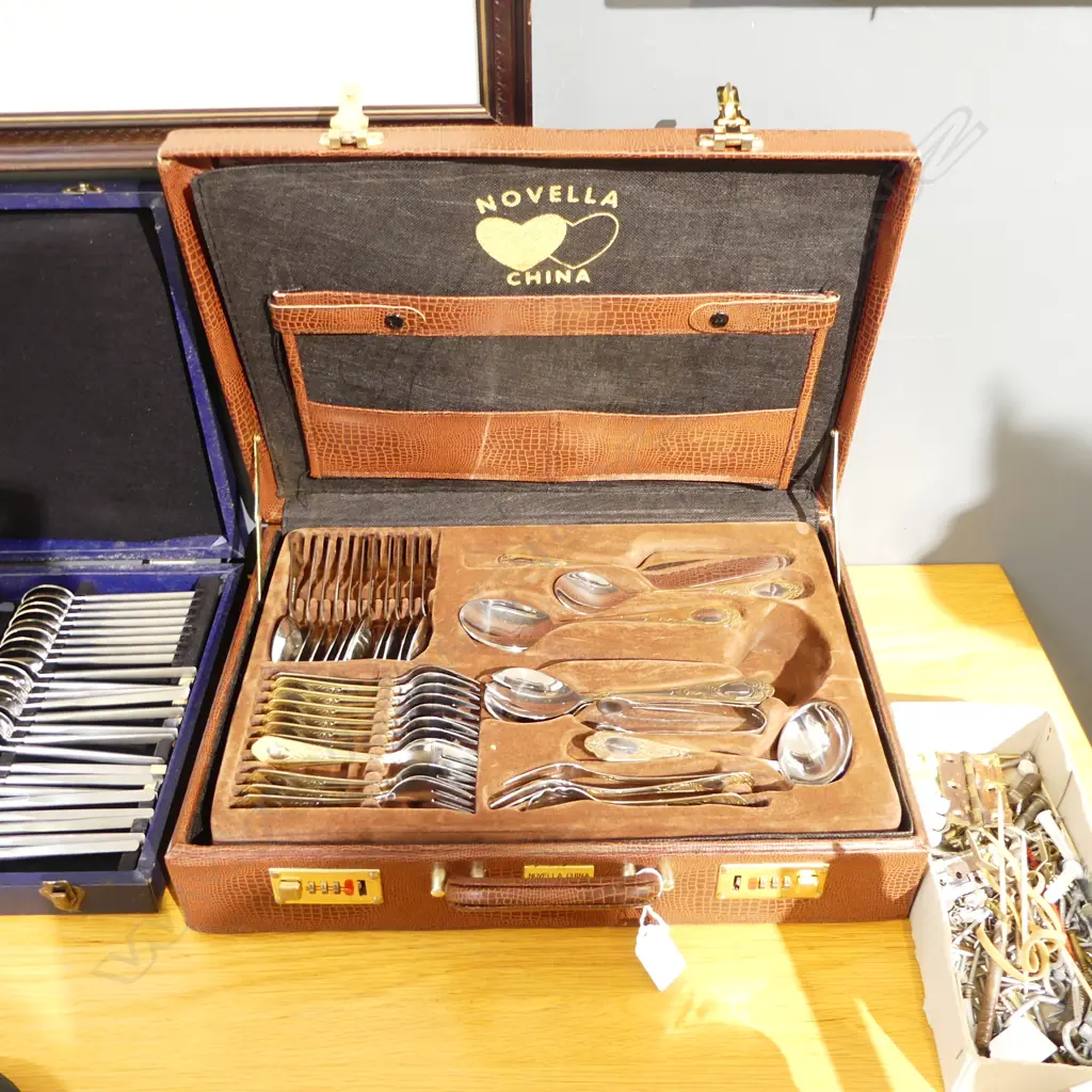 BRIEF CASE OF  NOVELLA S/STEEL CUTLERY  Image 1++