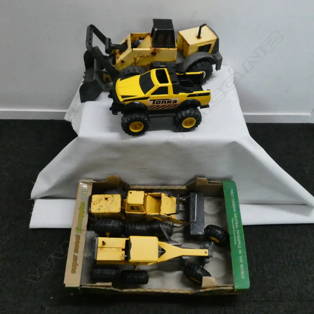4 TONKA TOYS Image 1++