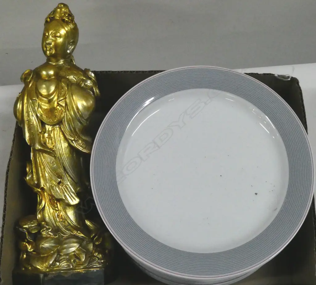 12 GERMAN DINNER PLATES + GILT CHINESE CERAMIC FIGURE H.340mm Image 1++