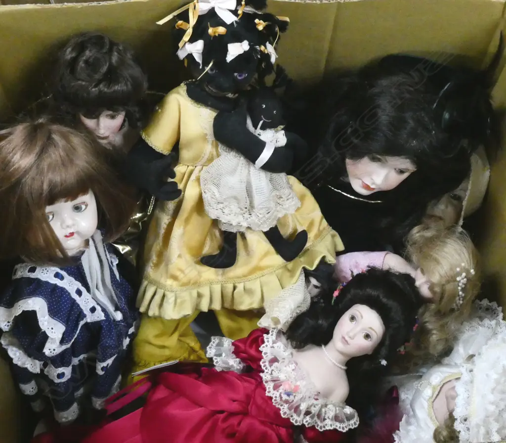 VINTAGE & MODERN DOLL COLLECTION Image 1++
