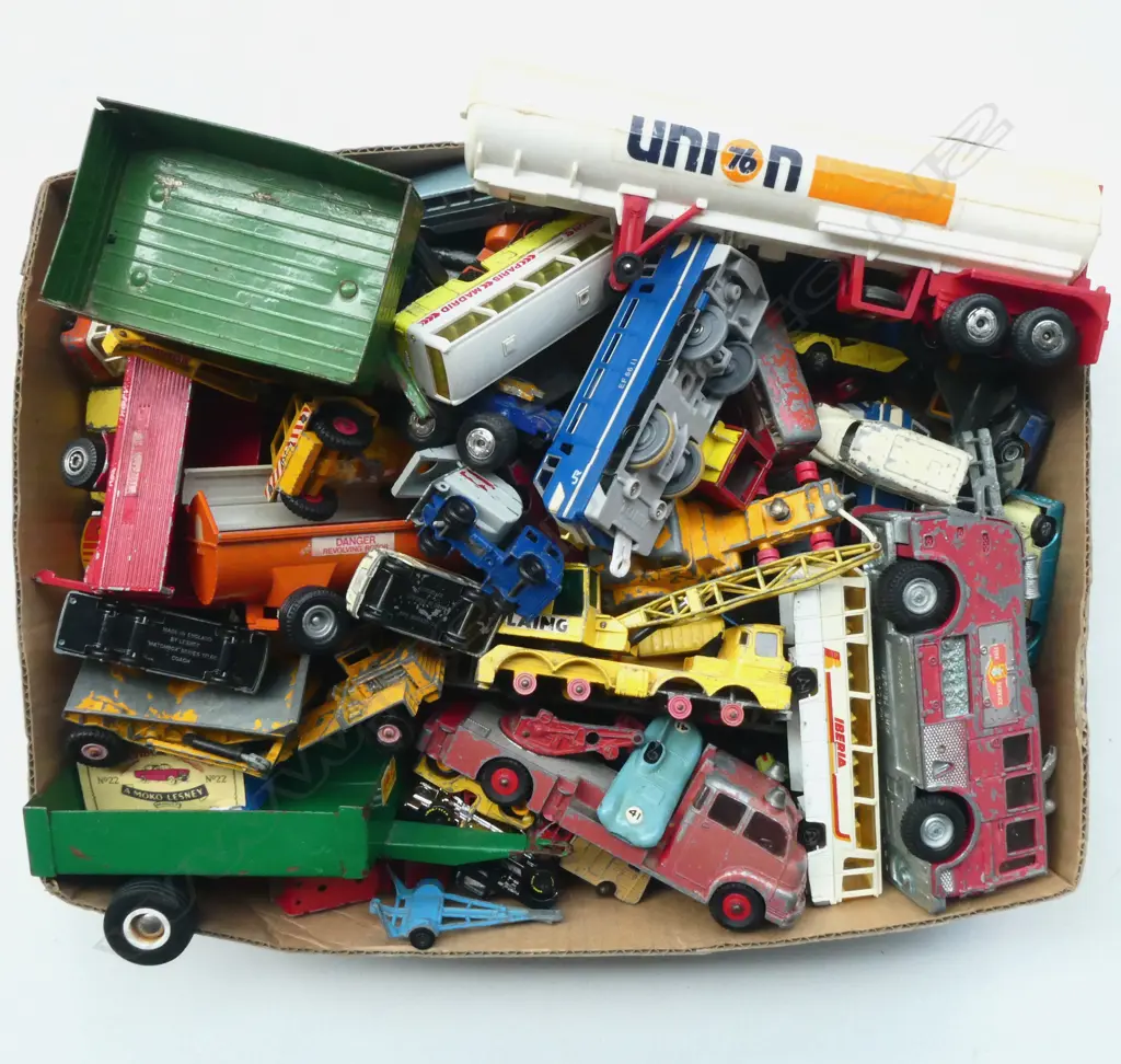ASST MODEL CARS; MATCHBOX, LESNEY, etc Image 1++
