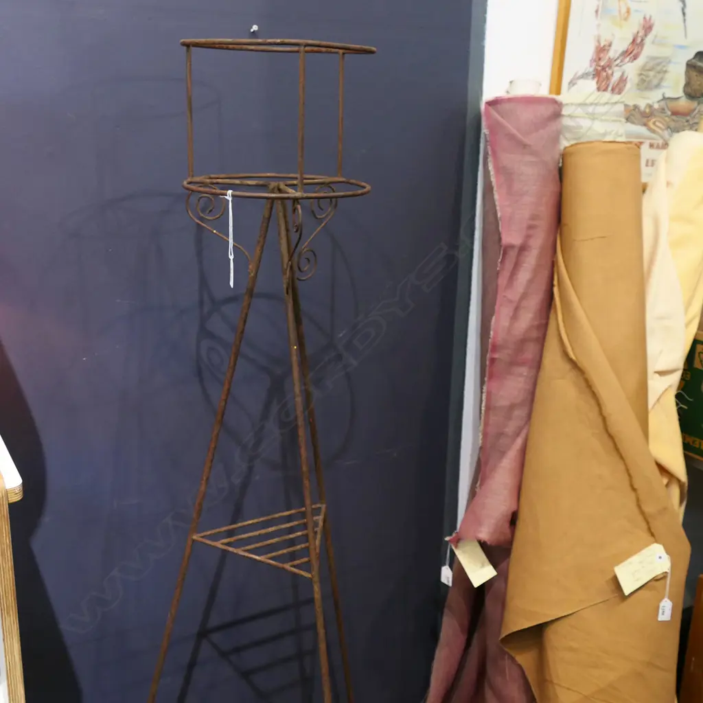 VINTAGE IRON STAND H.1445mm Image 1++