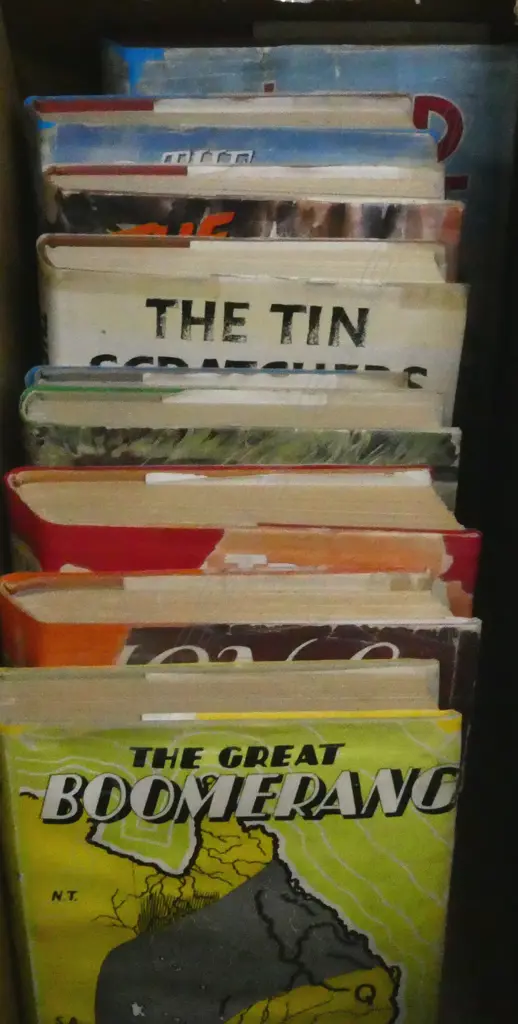9 AUSTRALIAN  BOOKS BY ION L IDRIESS Image 1++