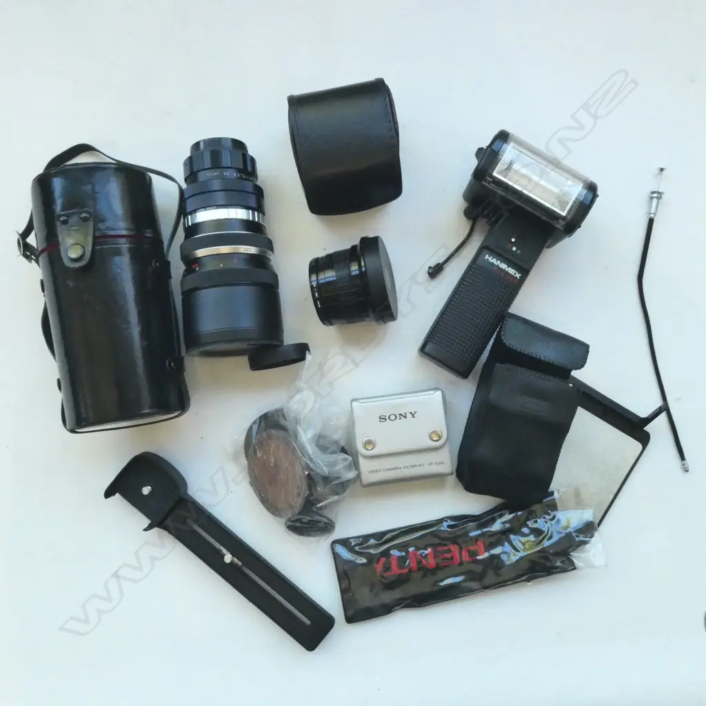 PHOTOGRAPHIC GEAR INCL. LENSES + ACCESSORIES Image 1++