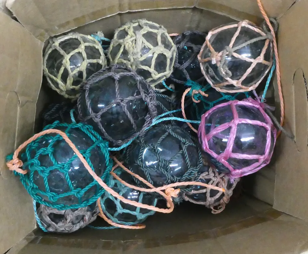 22 OLD GLASS BALL FISHING FLOATS w. NETTING 90mm dia Image 1++