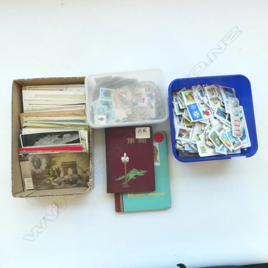 ASST NZ, AUST, WORLD POSTCARDS, ASST WORL POSTCARDS & 2 STAMP ALBUMS Image 1++
