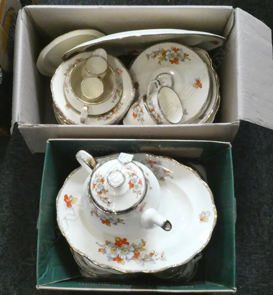 MEAKIN 'MARIGOLD' DINNER SERVICE Image 1++