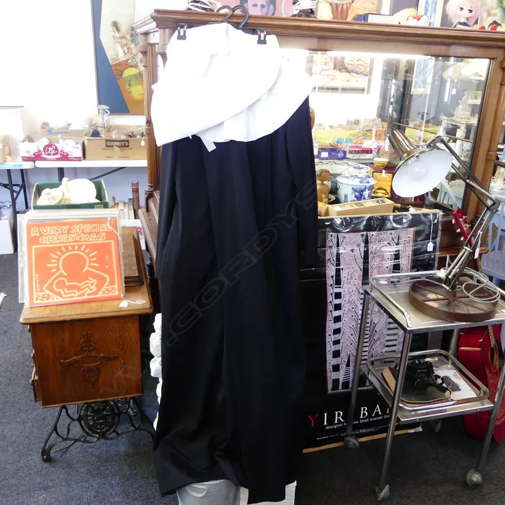 NUN COSTUME Image 1++