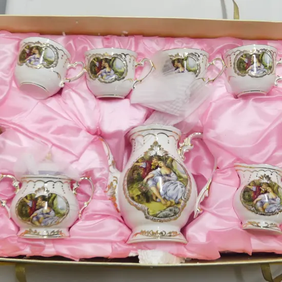 PART TEA SET, CASED (NO SAUCERS)
