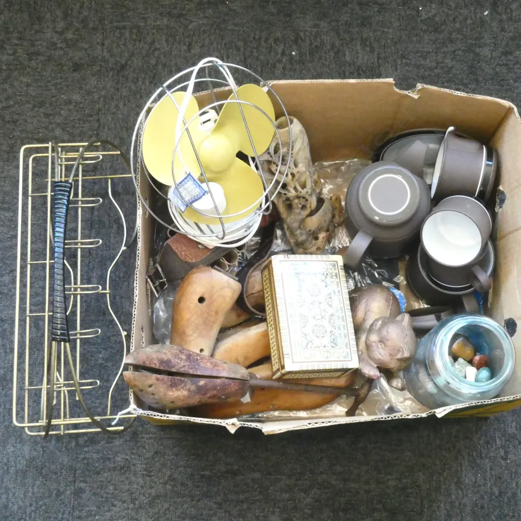 ASST. ITEMS INCL. CAST IRON CAT DOOR STOP, SHOE LASTS, SOAP STONE CARVING, HORNSEA TEA SET ETC Image 1++