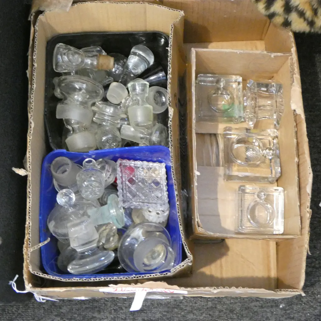 GLASS STOPPERS & INKWELLS Image 1++