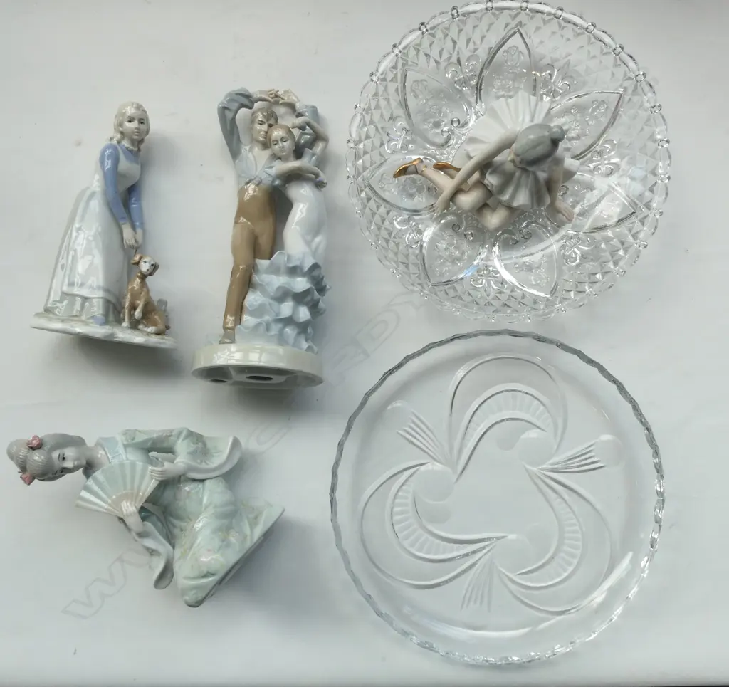 4 CHINA FIGURINES & 2 GLASS PLATES Dia.280mm Image 1++
