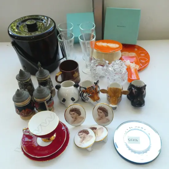 2 BOXED TIFFANY CRYSTAL PINEAPPLES (ONE MISSING LID), 3 PCES CRYSTAL CRAFT KITCHENWARE, COMEM, WARE, etc