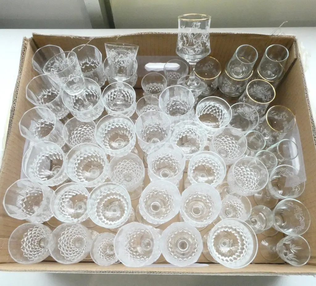 ASST CRYSTAL & GLASSWARE  Image 1++