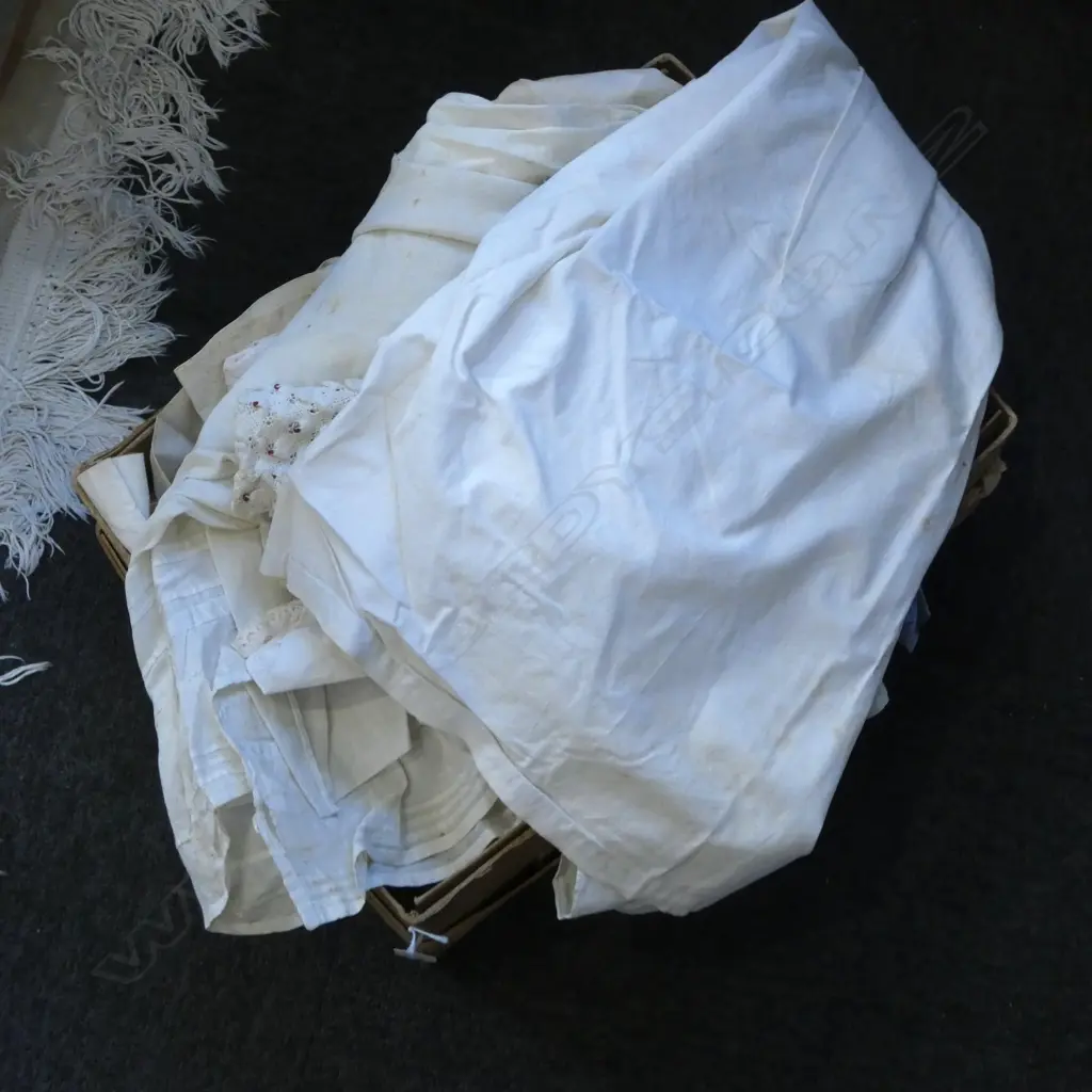 ANTIQUE LINENS; CLOTHES ETC Image 1++