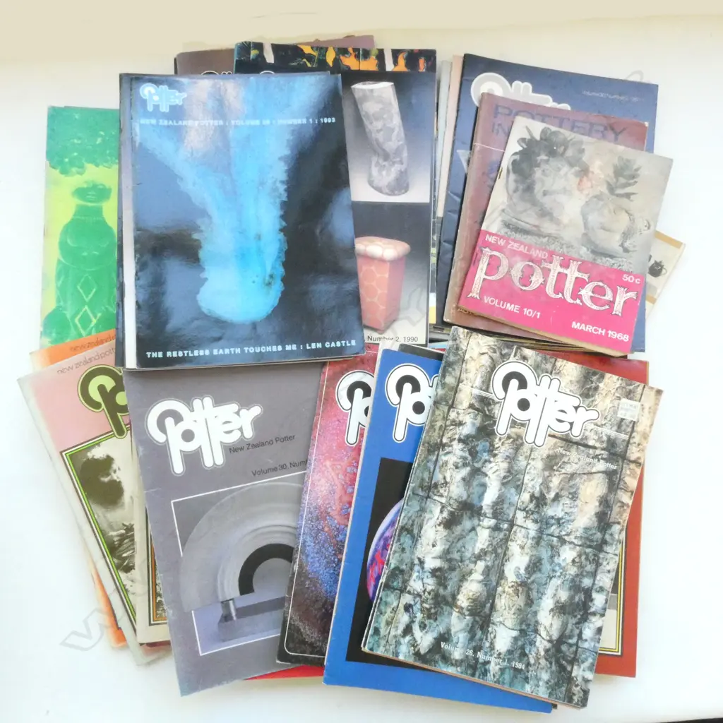 NZ / AUSTRALIAN POTTERY MAGAZINES Image 1++