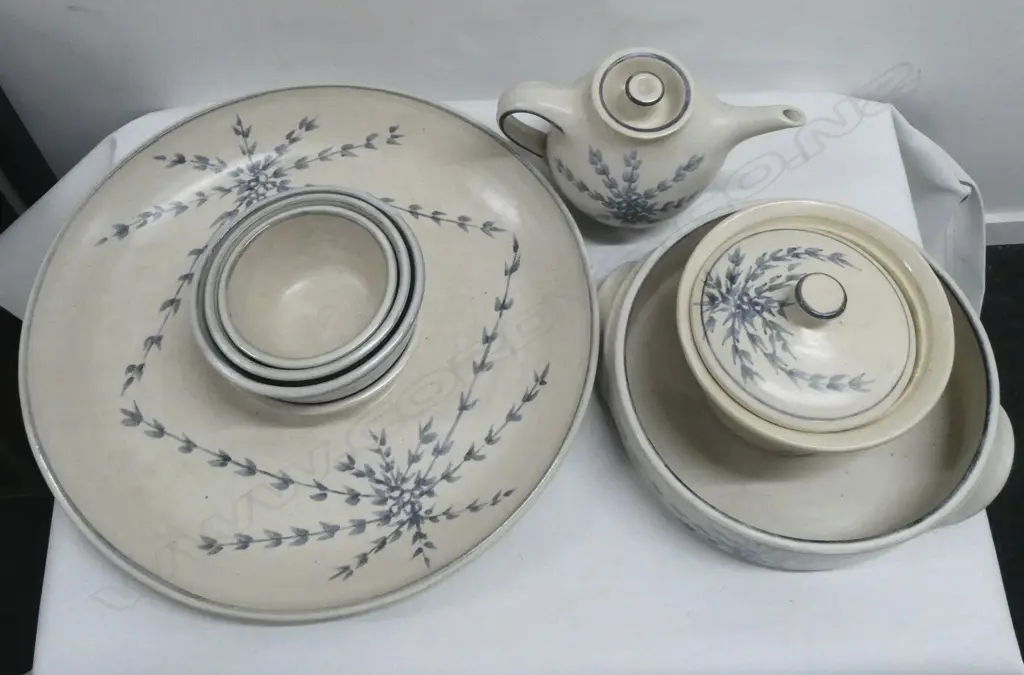 7 NZ STUDIO POTTERY PCES w. JAPANESE INCISED MARK Image 1++