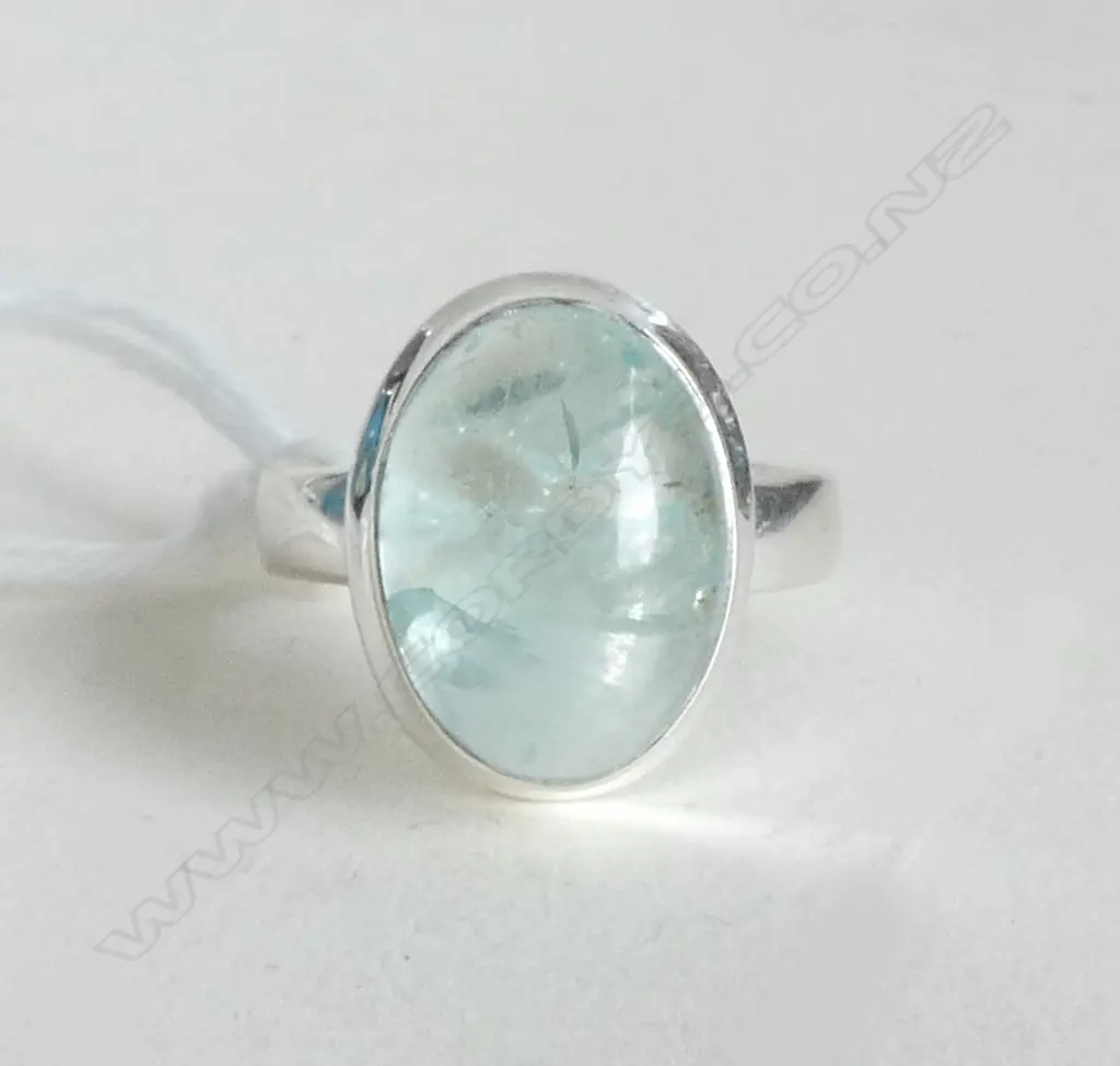 SILVER & OVAL CUT AQUAMARINE RING SIZE L Image 1++