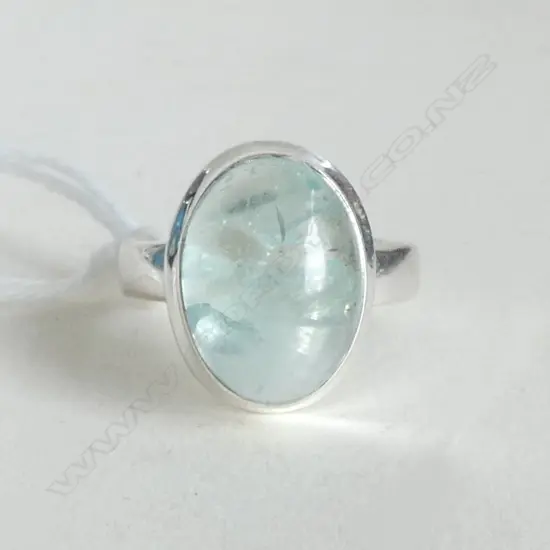 SILVER & OVAL CUT AQUAMARINE RING SIZE L