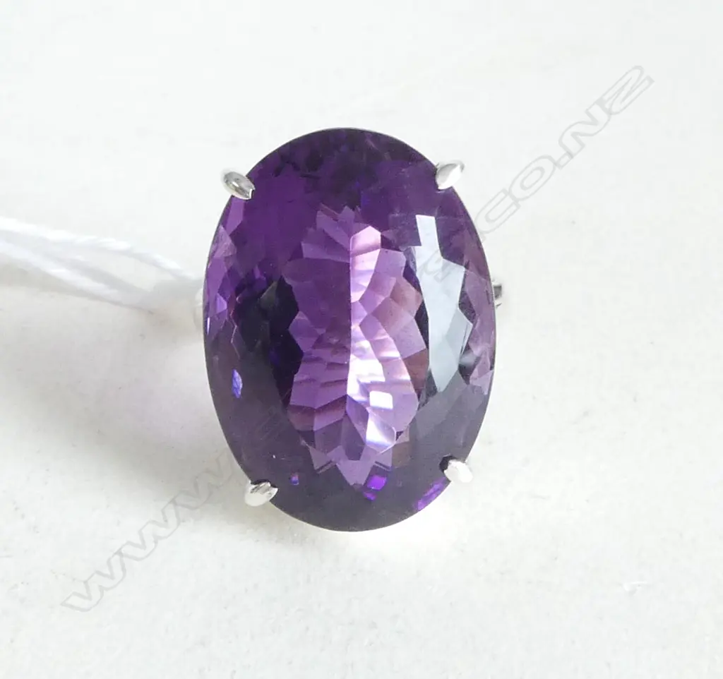 SILVER & LG OVAL CUT AMETHYST RING SIZE Q Image 1++