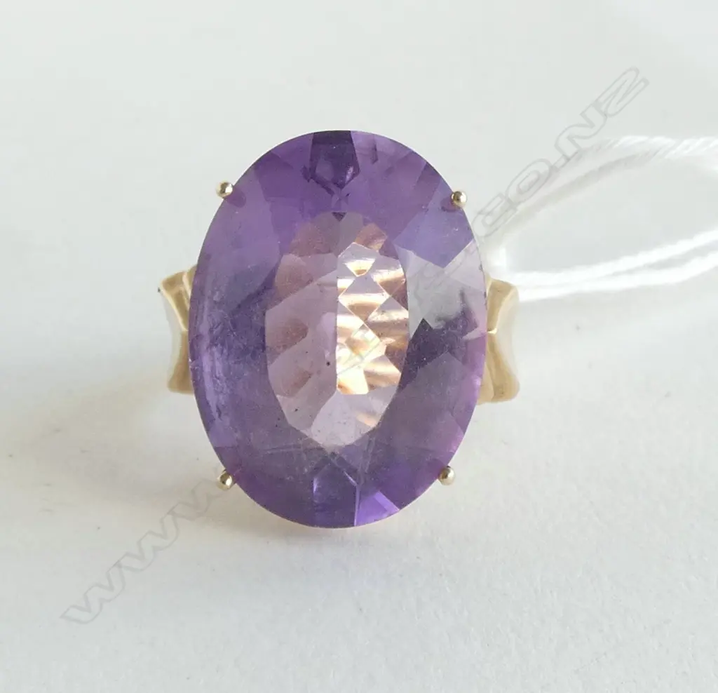 10CT AMETHYST RING, 6.6grms SIZE N Image 1++